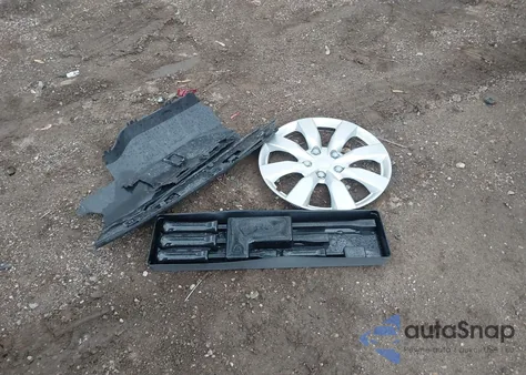 2015 Nissan Rogue Select S z USA, uszkodzony, nr VIN JN8AS5MT9FW164518